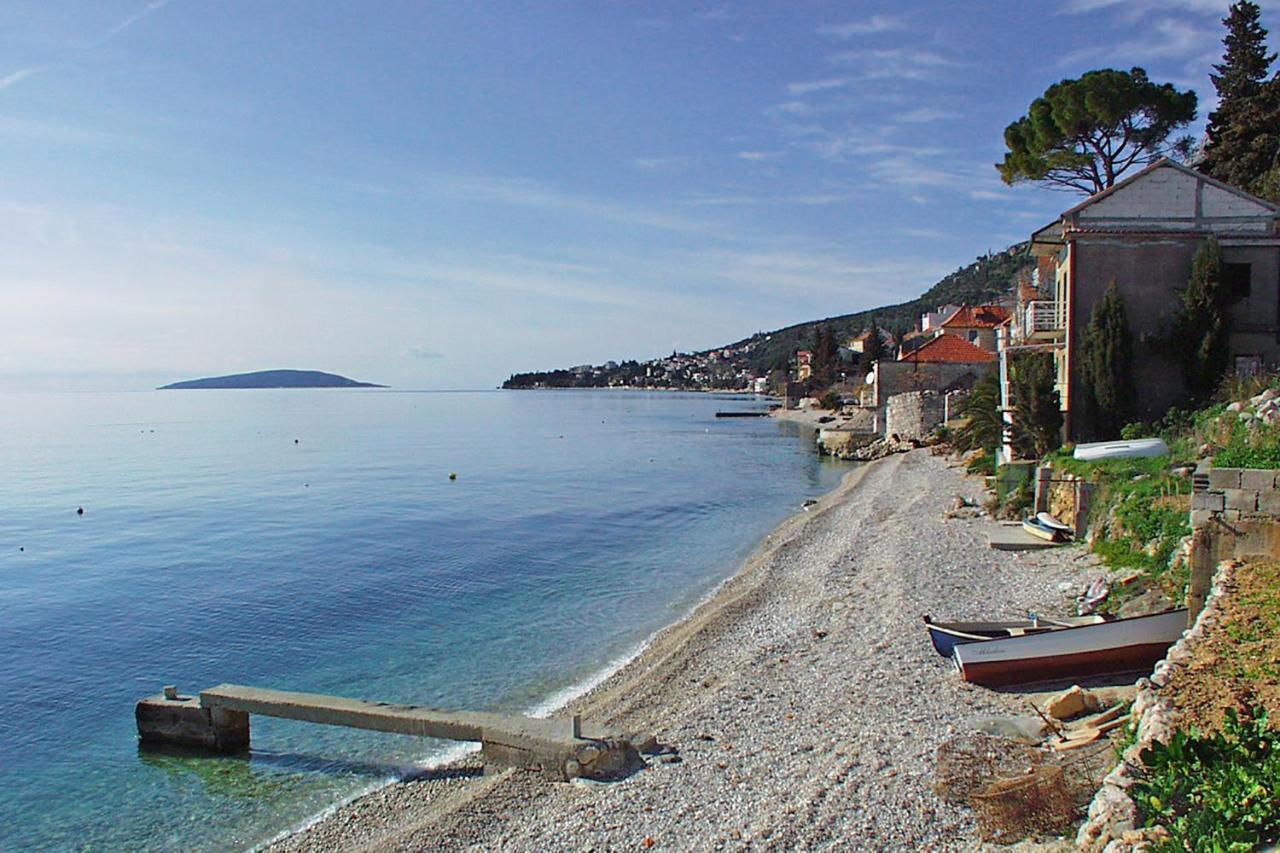 Apartments By The Sea Brist, Makarska - 11078 Esterno foto