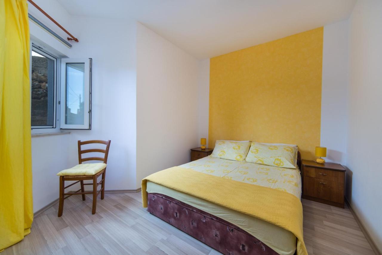 Apartments By The Sea Brist, Makarska - 11078 Esterno foto