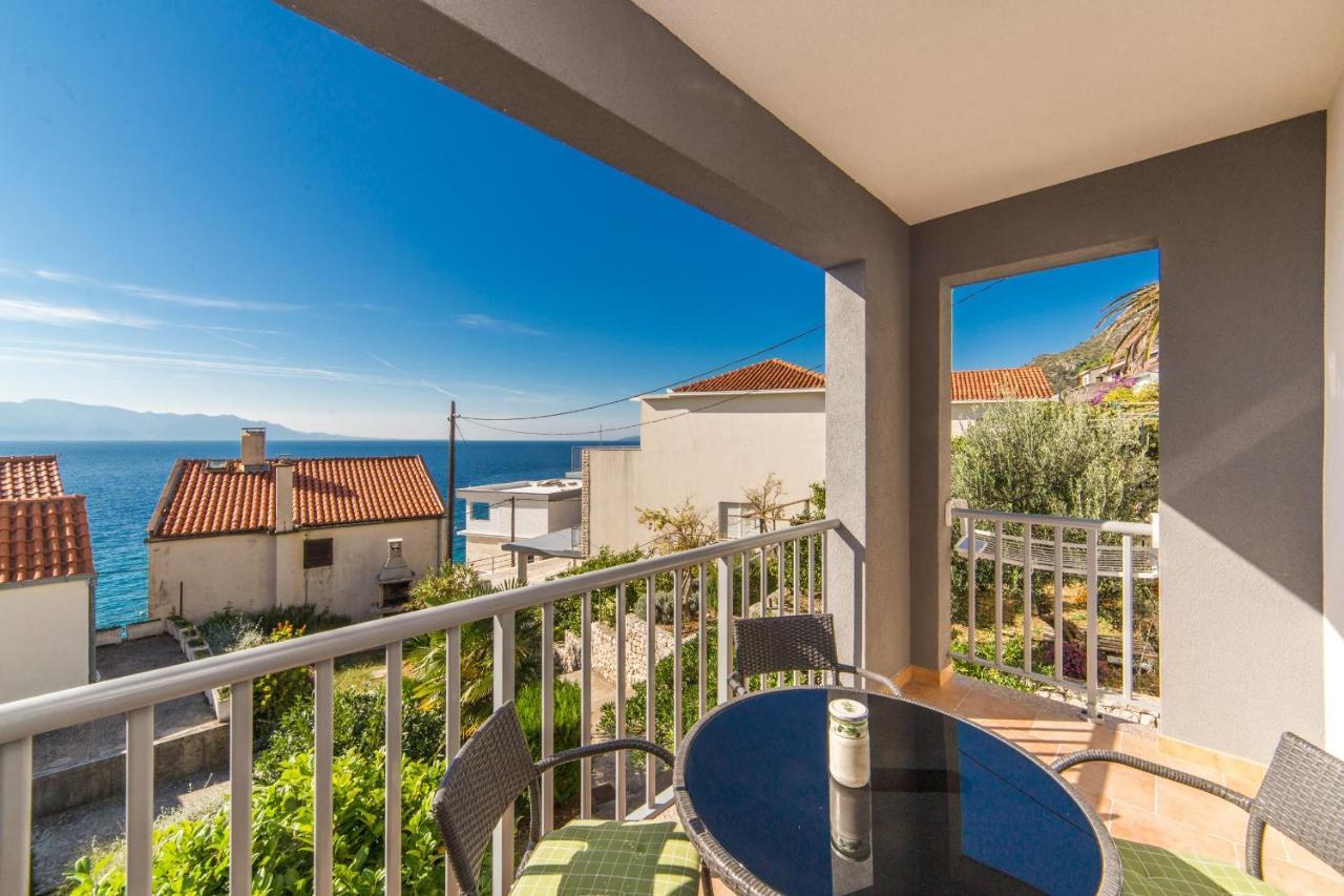 Apartments By The Sea Brist, Makarska - 11078 Esterno foto