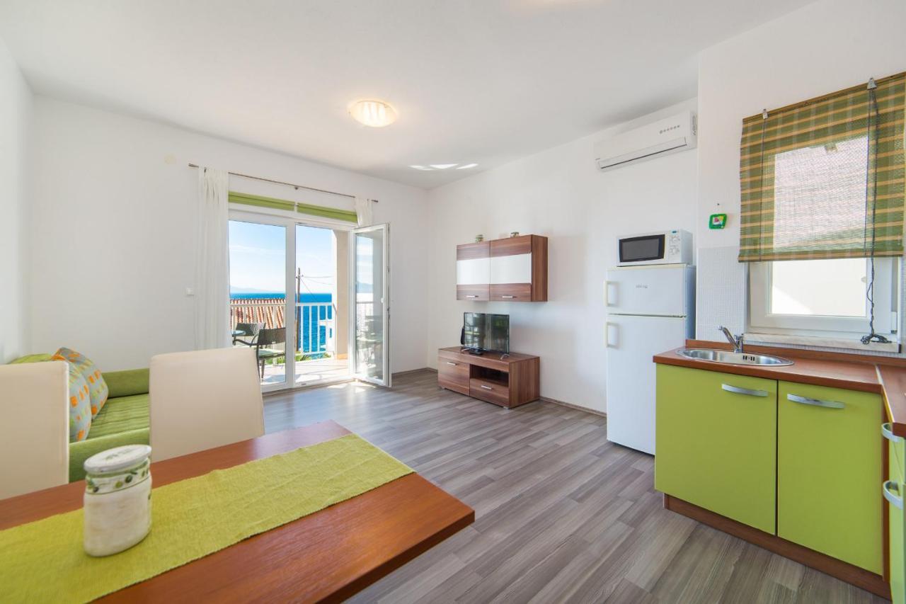 Apartments By The Sea Brist, Makarska - 11078 Esterno foto