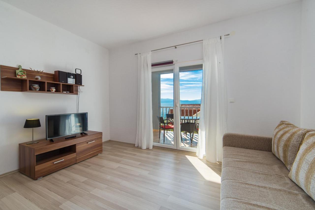 Apartments By The Sea Brist, Makarska - 11078 Esterno foto