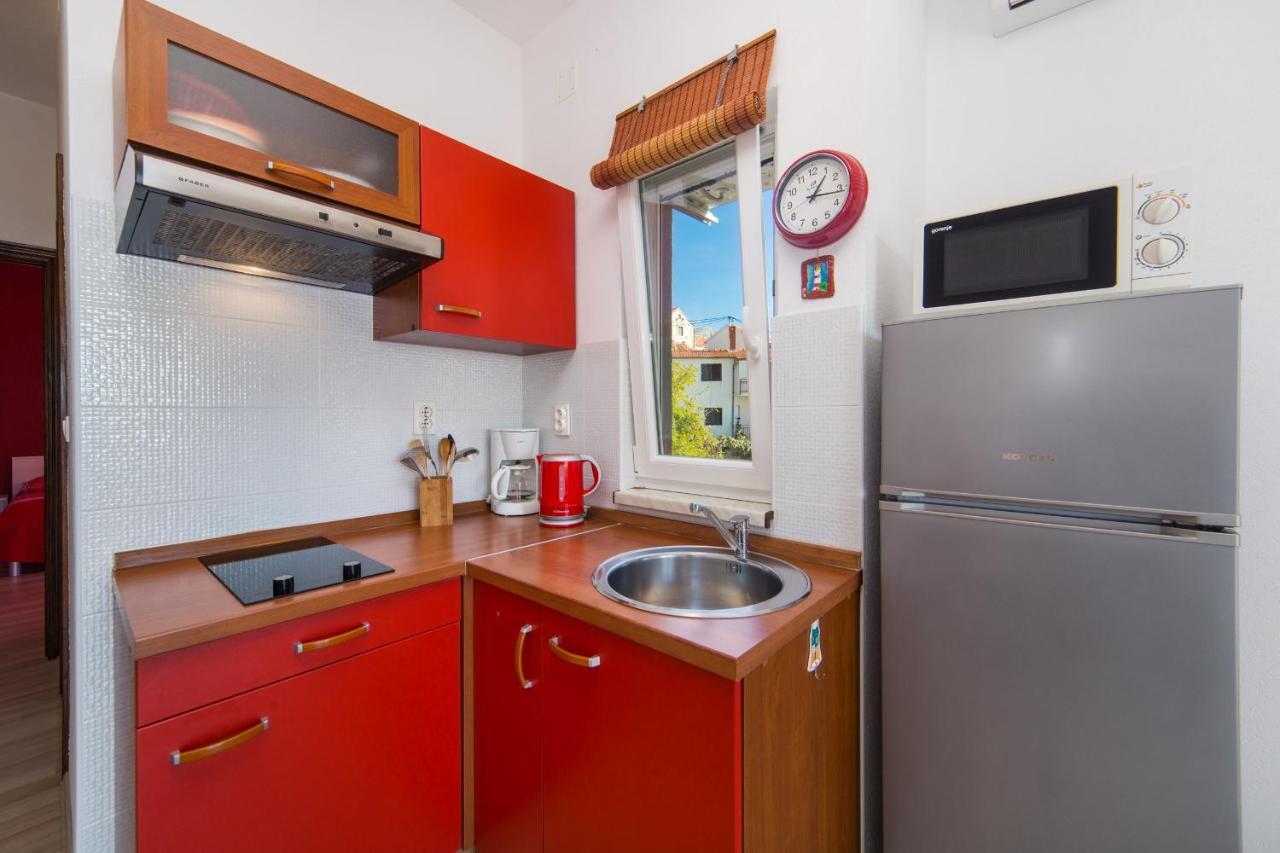 Apartments By The Sea Brist, Makarska - 11078 Esterno foto