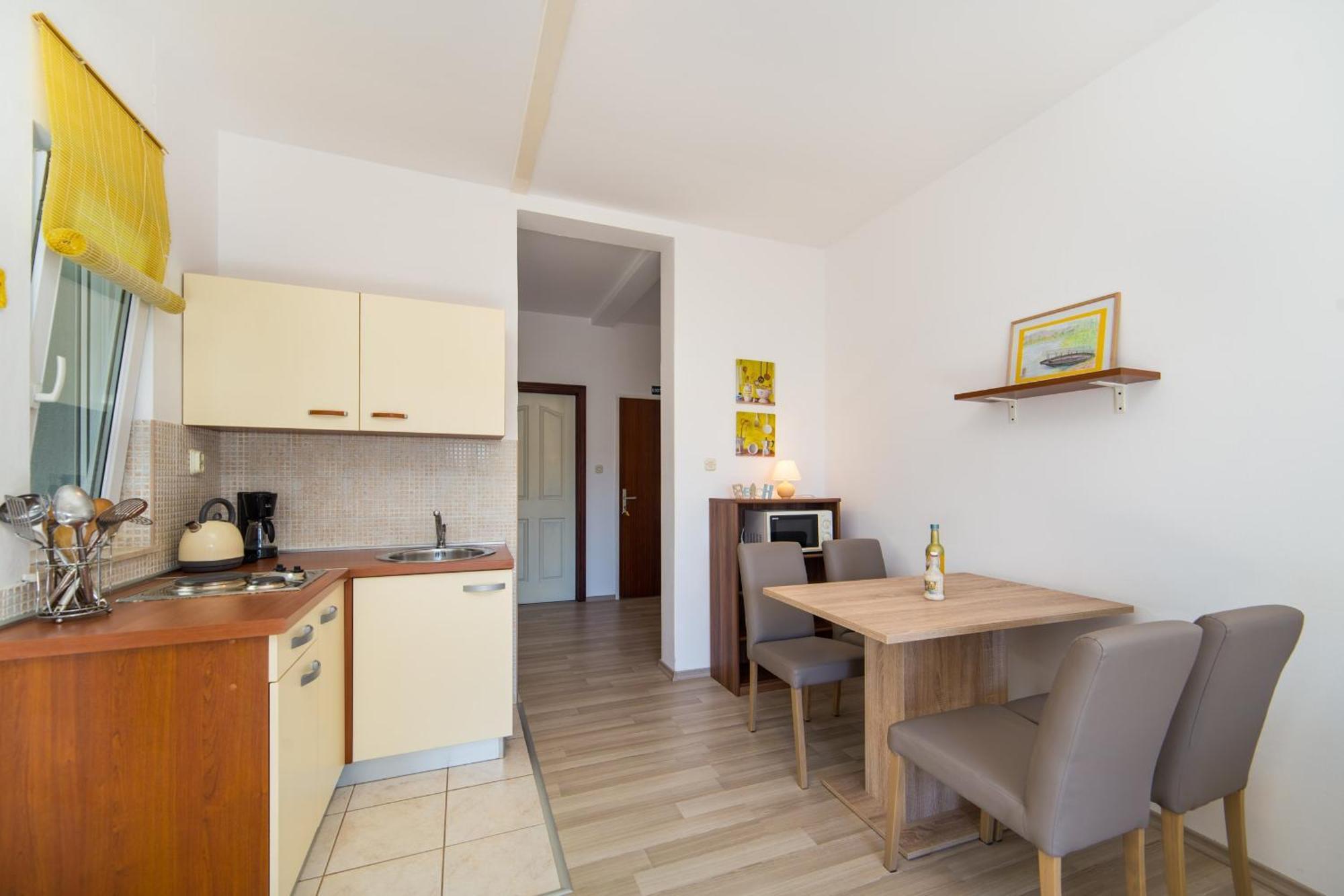 Apartments By The Sea Brist, Makarska - 11078 Camera foto