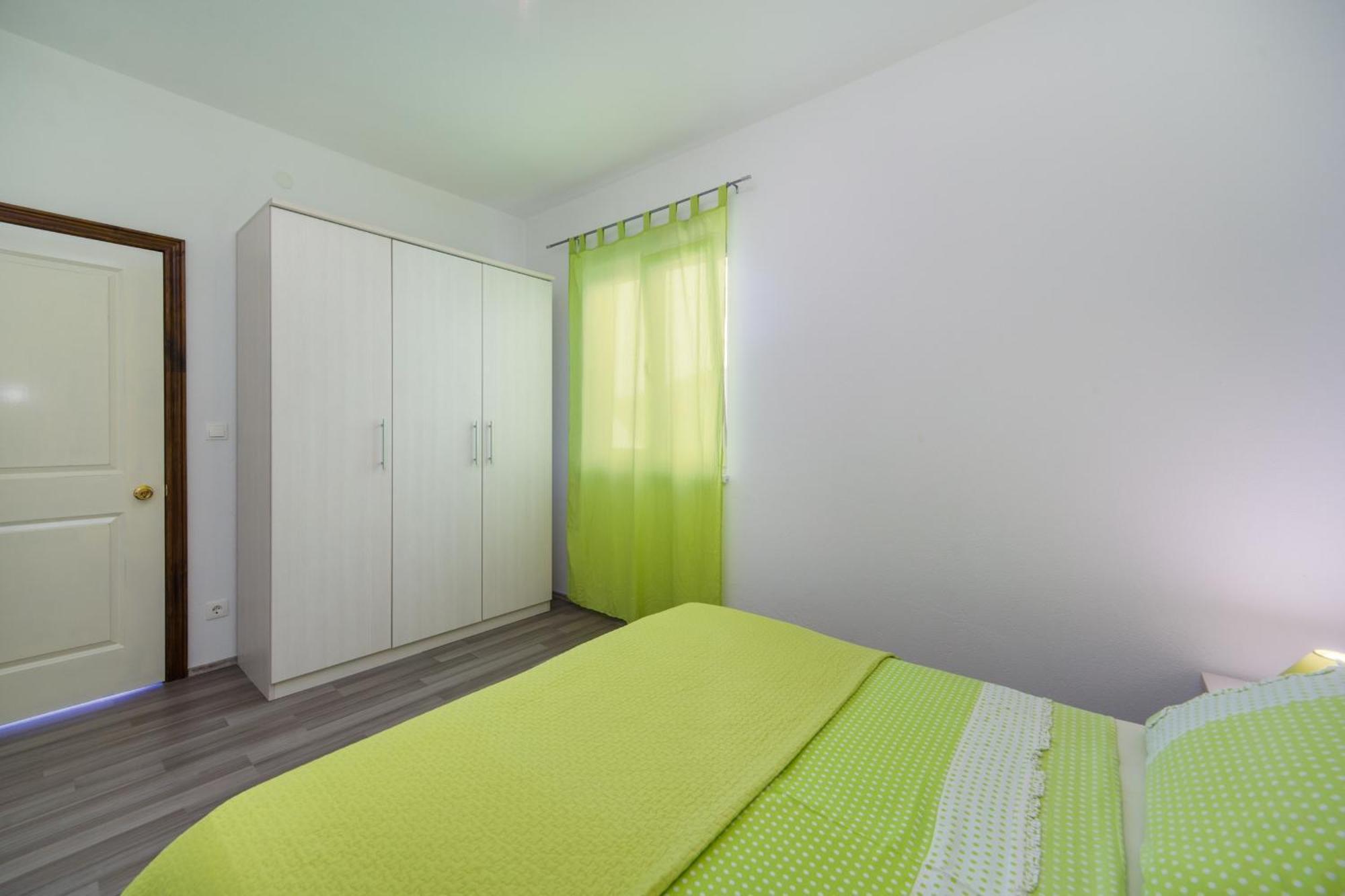 Apartments By The Sea Brist, Makarska - 11078 Camera foto